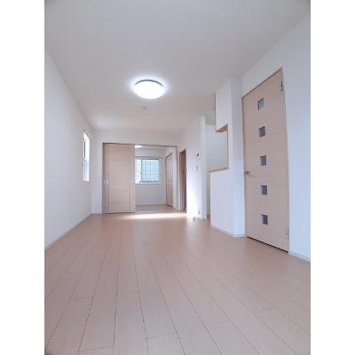 モダンアーク　Ｂ 101【管理NO：1-018132502-01010】 ★家具家電は申し込み後に搬入します★ ★2026年10月中旬入居可能★の物件写真2