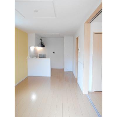 カーサ・プラシードＢ 201【管理NO：1-020691702-02010】 ★家具家電は申し込み後に搬入します★ ★2026年12月上旬入居可能★の物件写真2