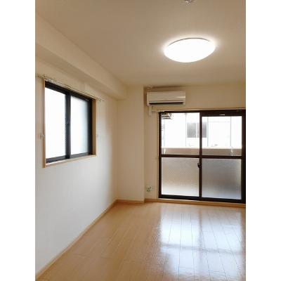 アルカンシェル 101【管理NO：1-015991201-01010】 ★家具家電は申し込み後に搬入します★ ★2026年11月上旬入居可能★の物件写真2