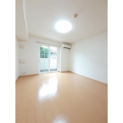 ブリーゼ 102【管理NO：1-015885601-01020】 ★家具家電は申し込み後に搬入します★ ★2026年11月上旬入居可能★の物件写真2