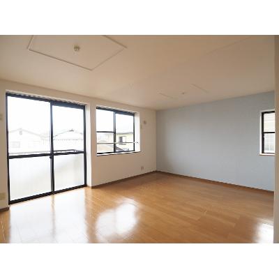 サミット紅 203【管理NO：1-007684801-02030】 ★家具家電は申し込み後に搬入します★ ★2026年10月下旬入居可能★の物件写真2