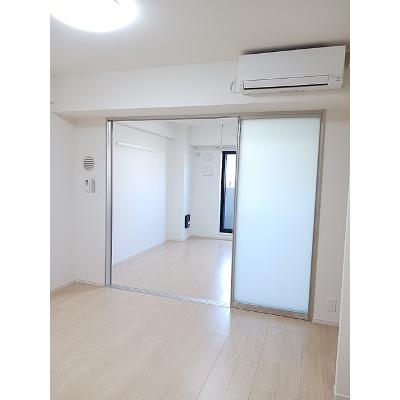 フロレゾン 107【管理NO：1-025503501-01070】 ★家具家電は申し込み後に搬入します★の物件写真2