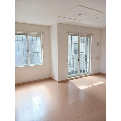 ナリッシュ 101【管理NO：1-016032701-01010】 ★家具家電は申し込み後に搬入します★の物件写真2