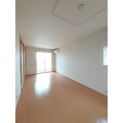 ラッフィナート 201【管理NO：1-016633301-02010】 ★家具家電は申し込み後に搬入します★ ★2026年11月中旬入居可能★の物件写真2