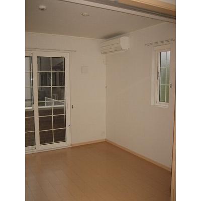 ウェルカム 101【管理NO：1-015647301-01010】 ★家具家電は申し込み後に搬入します★ ★2026年11月中旬入居可能★の物件写真2