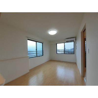 プリムローズ 301【管理NO：1-024651101-03010】 ★家具家電は申し込み後に搬入します★ ★2026年10月中旬入居可能★の物件写真2