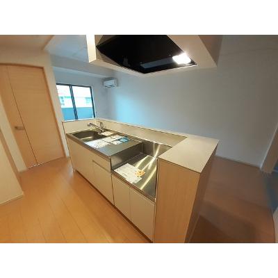 カノン 204【管理NO：1-020744401-02040】 ★家具家電は申し込み後に搬入します★ ★2026年10月中旬入居可能★の物件写真3