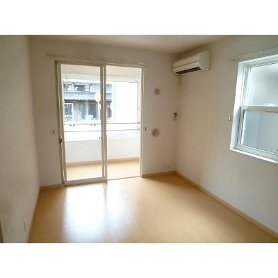 シャトー・ロワールⅠ 101【管理NO：1-016714001-01010】 ★家具家電は申し込み後に搬入します★の物件写真2