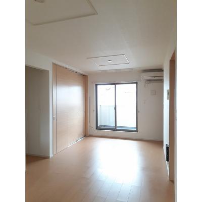 フォレスタ横須賀 201【管理NO：1-019425801-02010】 ★家具家電は申し込み後に搬入します★ ★2026年11月上旬入居可能★の物件写真2