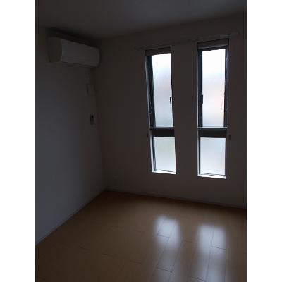 エストレージャ 205【管理NO：1-017085601-02040】 ★家具家電は申し込み後に搬入します★ ★2026年11月中旬入居可能★の物件写真2