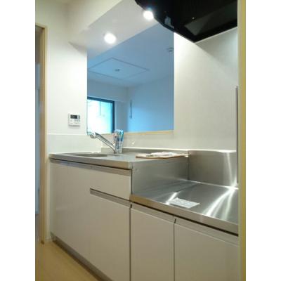 グラシアス 101【管理NO：1-021059101-01010】 ★家具家電は申し込み後に搬入します★ ★2026年10月下旬入居可能★の物件写真3