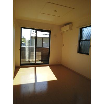 フローリッシュ 101【管理NO：1-016748501-01010】 ★家具家電は申し込み後に搬入します★ ★2026年11月上旬入居可能★の物件写真2