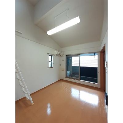 フィオーレ西都 201【管理NO：1-015069001-02010】 ★家具家電は申し込み後に搬入します★ ★2026年12月中旬入居可能★の物件写真2
