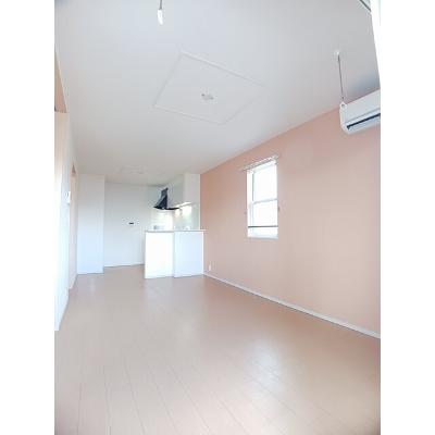 シャイニング　ルーチェ 203【管理NO：1-020892401-02030】 ★家具家電は申し込み後に搬入します★ ★2026年11月中旬入居可能★の物件写真2