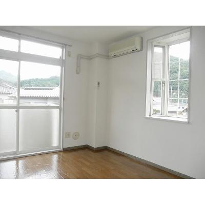 メーゾン植木 203【管理NO：1-005228101-02030】 ★家具家電は申し込み後に搬入します★ ★2026年10月中旬入居可能★の物件写真2