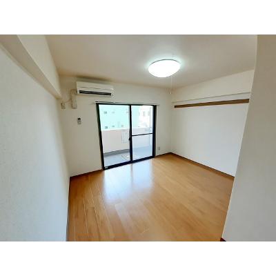 アクロス 202【管理NO：1-007886701-02020】 ★家具家電は申し込み後に搬入します★ ★2026年11月中旬入居可能★の物件写真2