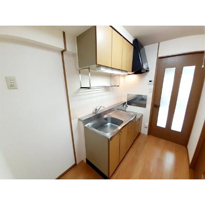 アクロス 202【管理NO：1-007886701-02020】 ★家具家電は申し込み後に搬入します★ ★2026年11月中旬入居可能★の物件写真3