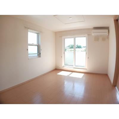 カーサ・パーシモン 201【管理NO：1-016756801-02010】 ★家具家電は申し込み後に搬入します★ ★2026年11月中旬入居可能★の物件写真2