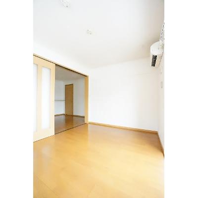 フルール・ド・スリジェ 101【管理NO：1-013927301-01010】 ★家具家電は申し込み後に搬入します★ ★2026年11月中旬入居可能★の物件写真2