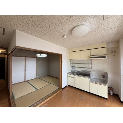 POROKARI旭川1条通F/エアコン/駐車場有/複数室の外観画像