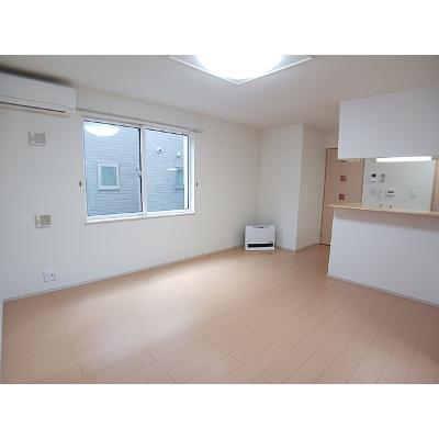 バース　プレイス 102【管理NO：1-019028801-01020】 ★家具家電は申し込み後に搬入します★の物件写真2