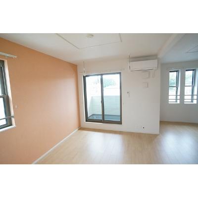 エトワール 203【管理NO：1-023518701-02030】 ★家具家電は申し込み後に搬入します★ ★2026年11月中旬入居可能★の物件写真2