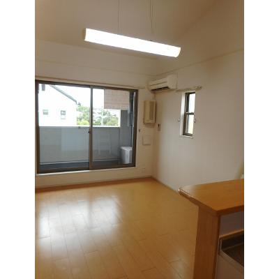 リバーサイド・ヴィラ 203【管理NO：1-017186601-02030】 ★家具家電は申し込み後に搬入します★ ★2026年11月下旬入居可能★の物件写真2