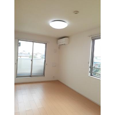 プロムナード・ヒル 202【管理NO：1-018948101-02020】 ★家具家電は申し込み後に搬入します★ ★2026年10月中旬入居可能★の物件写真2