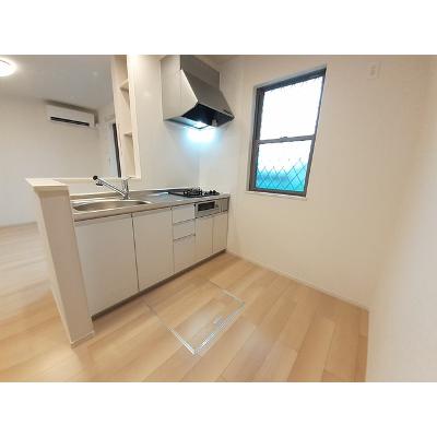 ロリエⅡ 102【管理NO：1-026489701-01020】 ★家具家電は申し込み後に搬入します★ ★2026年11月中旬入居可能★の物件写真3