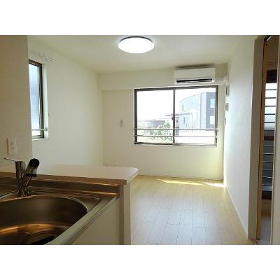 プラシード　Ⅱ 201【管理NO：1-024254902-02010】 ★家具家電は申し込み後に搬入します★ ★2026年10月中旬入居可能★の物件写真2