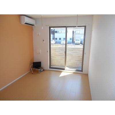 紫苑（シオン） 101【管理NO：1-021073701-01010】 ★家具家電は申し込み後に搬入します★ ★2026年10月中旬入居可能★の物件写真2