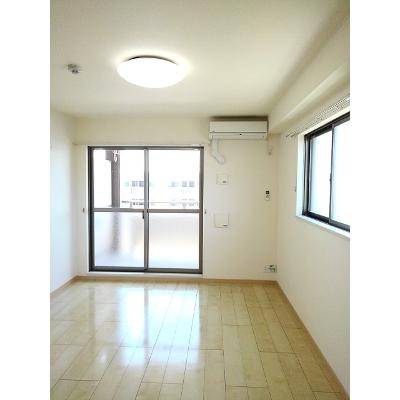 サンルミエール 306【管理NO：1-018559101-03050】 ★家具家電は申し込み後に搬入します★ ★2026年11月上旬入居可能★の物件写真2
