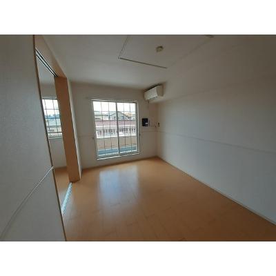 クリスタルコート 203【管理NO：1-017792901-02030】 ★家具家電は申し込み後に搬入します★ ★2026年10月中旬入居可能★の物件写真2
