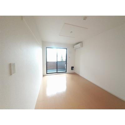 セプト・クルール 102【管理NO：1-017453501-01020】 ★家具家電は申し込み後に搬入します★ ★2026年11月上旬入居可能★の物件写真2