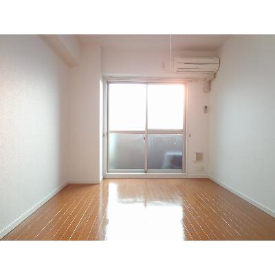 プラシード 105【管理NO：1-013826501-01040】 ★家具家電は申し込み後に搬入します★ ★2026年11月中旬入居可能★の物件写真2