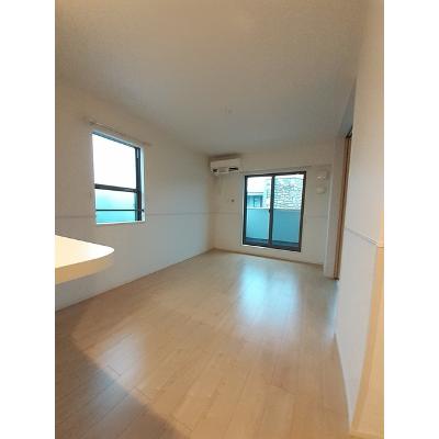 クレースト忠岡 201【管理NO：1-024342401-02010】 ★家具家電は申し込み後に搬入します★ ★2026年11月上旬入居可能★の物件写真2
