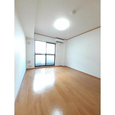 パークビサイド 210【管理NO：1-013210501-02080】 ★家具家電は申し込み後に搬入します★ ★2026年11月中旬入居可能★の物件写真2