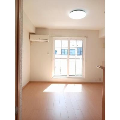ラッフィナート 205【管理NO：1-016508001-02040】 ★家具家電は申し込み後に搬入します★ ★2026年11月中旬入居可能★の物件写真2