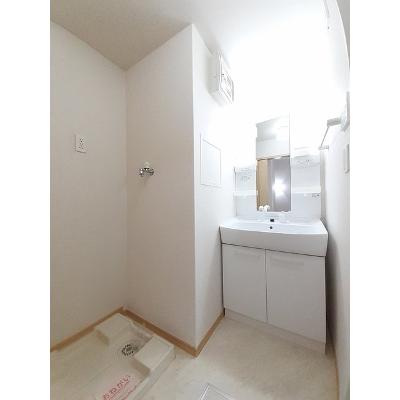 ラッフィナート 205【管理NO：1-016508001-02040】 ★家具家電は申し込み後に搬入します★ ★2026年11月中旬入居可能★の物件写真6
