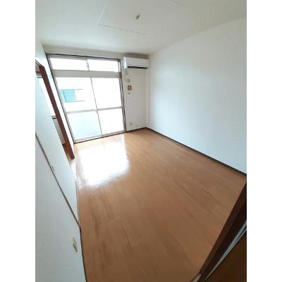 コーポアジュレ 202【管理NO：1-002917701-02020】 ★家具家電は申し込み後に搬入します★ ★2026年11月中旬入居可能★の物件写真2