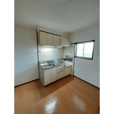 コーポアジュレ 202【管理NO：1-002917701-02020】 ★家具家電は申し込み後に搬入します★ ★2026年11月中旬入居可能★の物件写真3