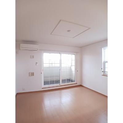 レインボー　ハウス 201【管理NO：1-015268501-02010】 ★家具家電は申し込み後に搬入します★ ★2026年11月中旬入居可能★の物件写真2