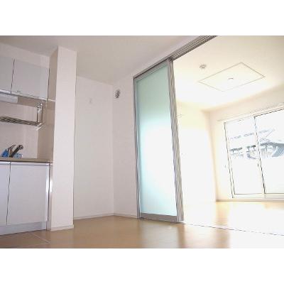 マイネ　ファミーリエ　Ⅰ 101【管理NO：1-017921801-01010】 ★家具家電は申し込み後に搬入します★ ★2026年11月中旬入居可能★の物件写真2