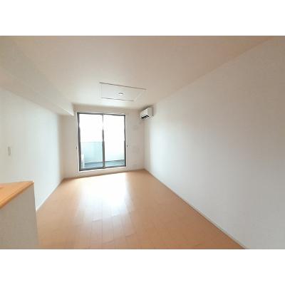 フルーリール 201【管理NO：1-018933901-02010】 ★家具家電は申し込み後に搬入します★ ★2026年11月中旬入居可能★の物件写真2