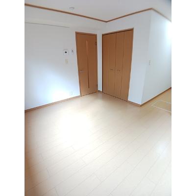 フリーデ・エム 103【管理NO：1-015496801-01030】 ★家具家電は申し込み後に搬入します★の物件写真2
