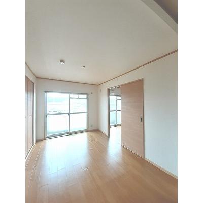 ロイヤル泉 301【管理NO：1-002091801-03010】 ★家具家電は申し込み後に搬入します★ ★2026年11月中旬入居可能★の物件写真2