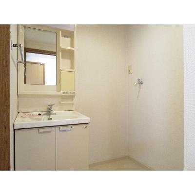 Ｃｏｕｒｔ　Ｌｉｖｅｌｙ 202【管理NO：1-009757501-02020】 ★家具家電は申し込み後に搬入します★ ★2026年11月中旬入居可能★の物件写真6