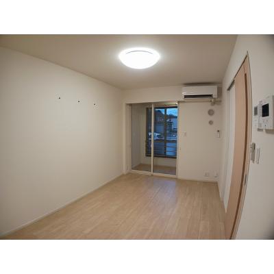 サイド　スリー 103【管理NO：1-025502202-01030】 ★家具家電は申し込み後に搬入します★ ★2026年11月上旬入居可能★の物件写真2