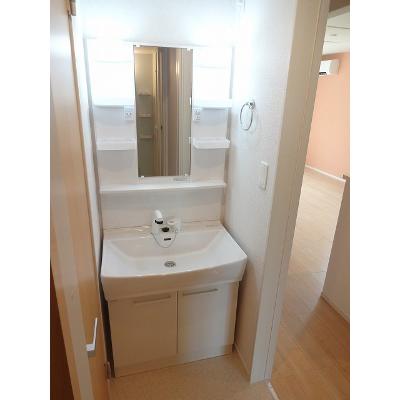 apartment 〒108-0075　東京都港区港南２丁目16-1