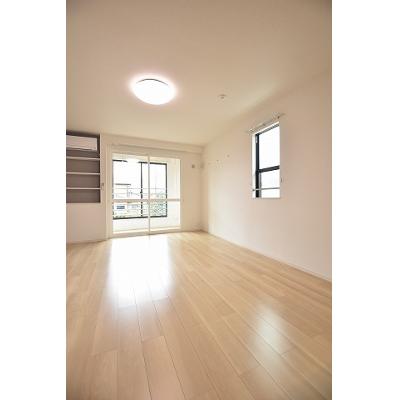 パレット４５ 203【管理NO：1-027946401-02030】 ★家具家電は申し込み後に搬入します★ ★2026年11月中旬入居可能★の物件写真2